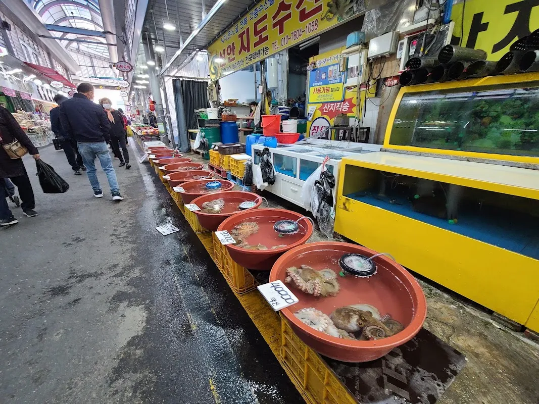 말바우시장 사진 2