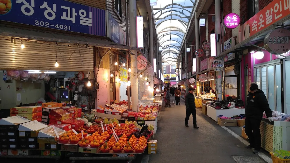 복이있는덕포시장 전경