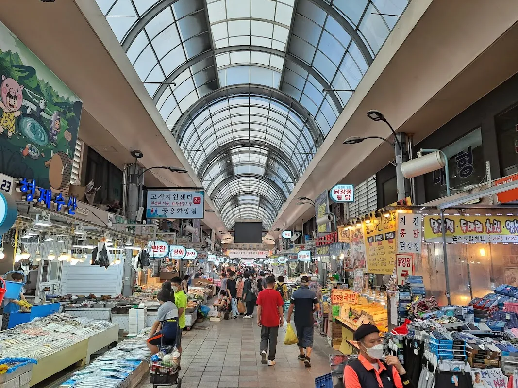 암사종합시장 사진 2