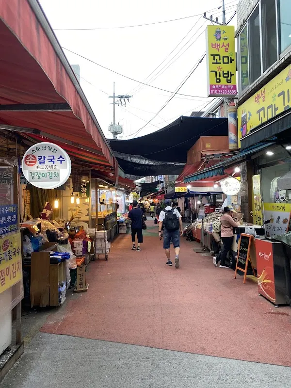 비단길현대시장 전경