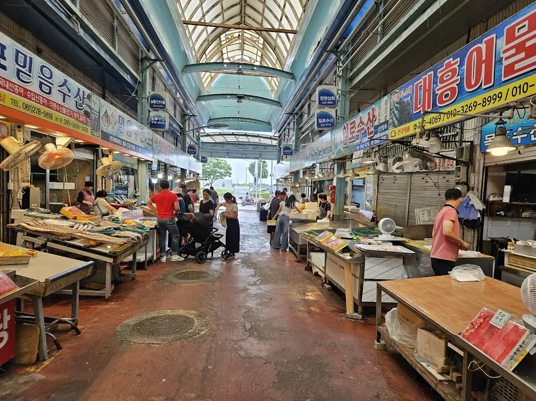 목포종합수산시장 사진 2