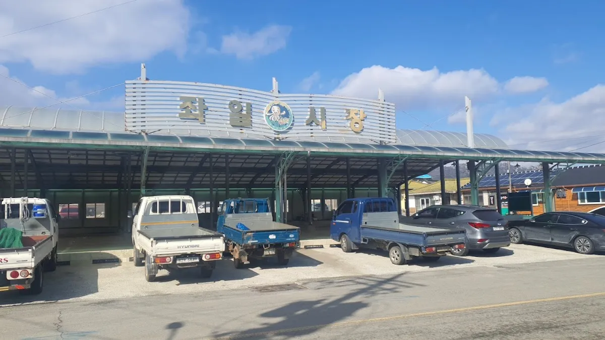 좌일5일시장 전경