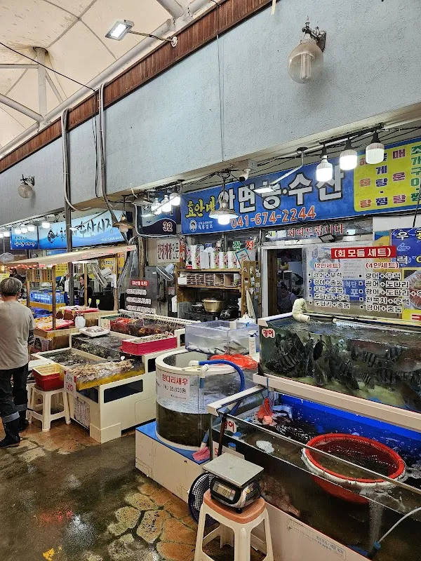 안면도수산시장(안면도장터) 전경